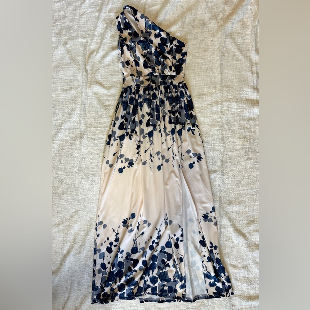 Beautiful blue and white patterned formal dress!